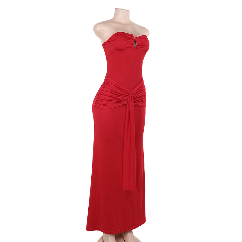 Circle strapless strap slimming and slimming dress