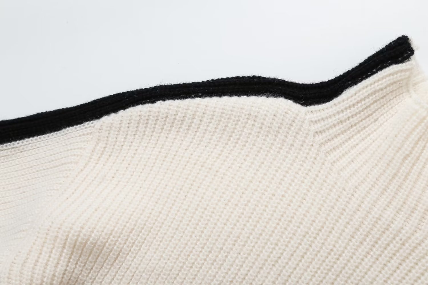 Ladies Polyester Fitted Stand Collar Full Arm Sweater