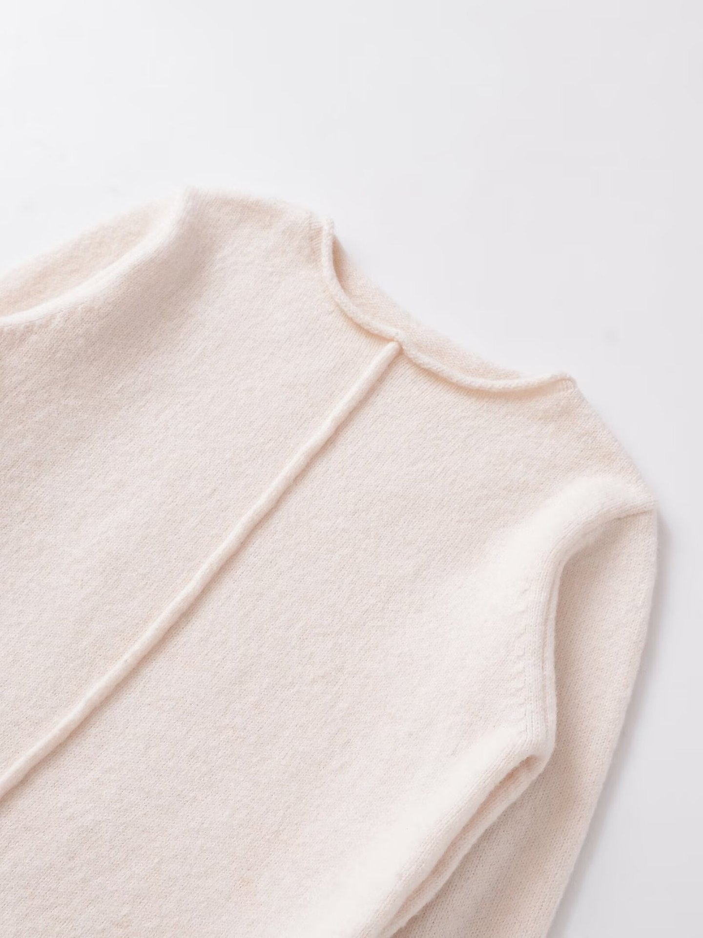 Classic Fit Solid Color Long Sleeve Polyester Sweater