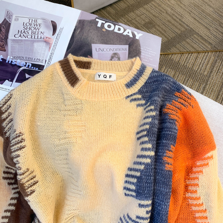Ladies Oversized Retro Two-Tone Acrylic Sweater
