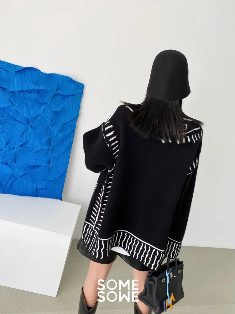 Ladies Oversized Graphic Deep V Acrylic Cardigan