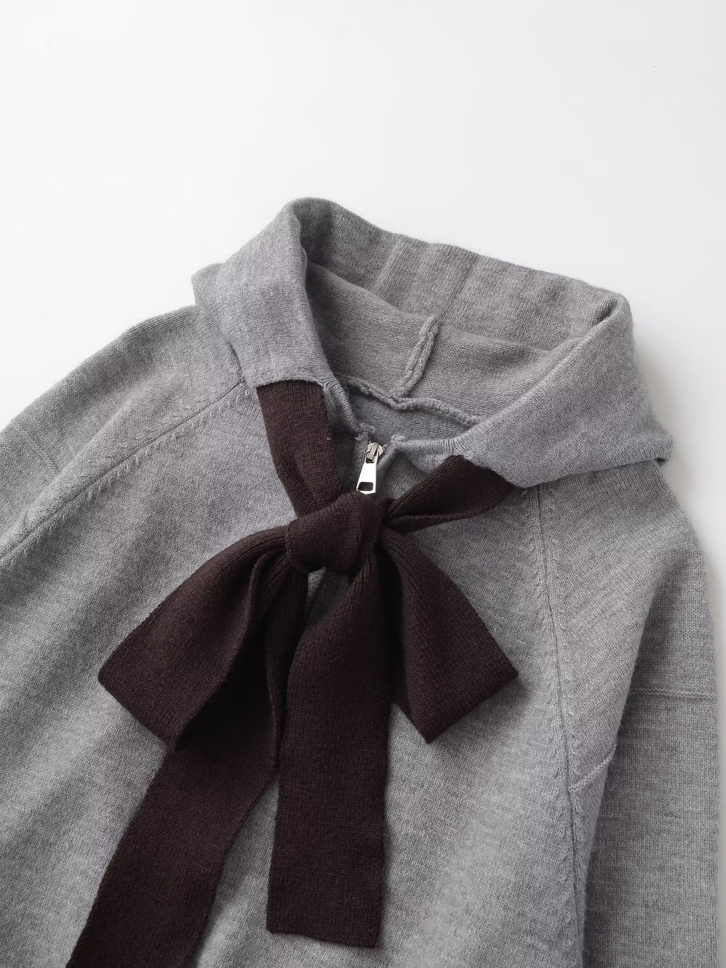 Bow knit hooded jacket