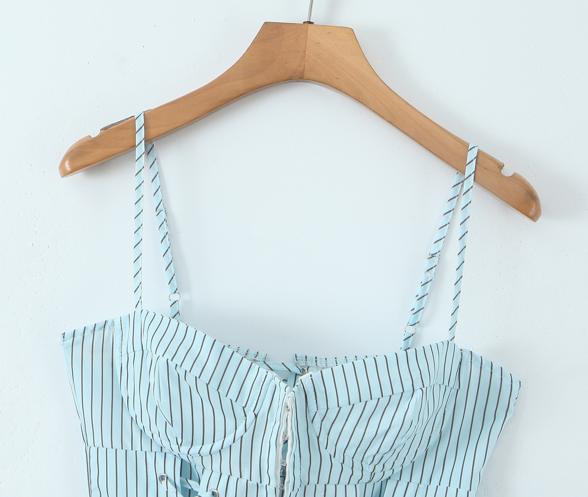 Blue striped chest wrapped small camisole vest