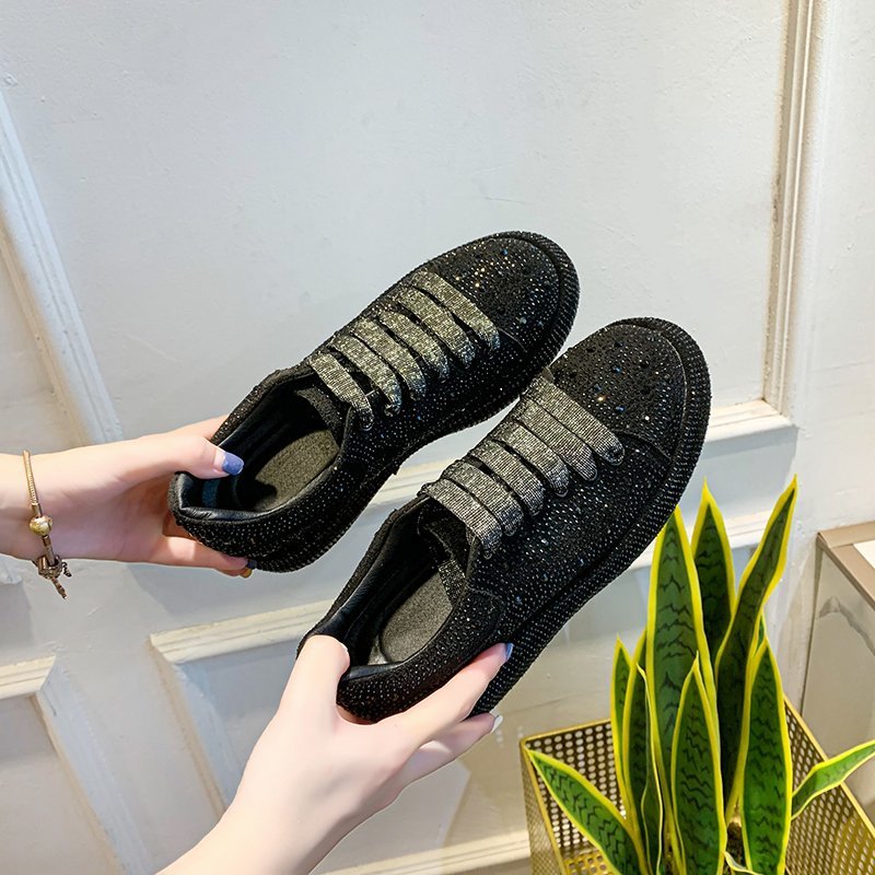 Autumn new full diamond sponge cake thick sole sports and leisure shoes, popular on the internet with leather surface women's single shoe trend