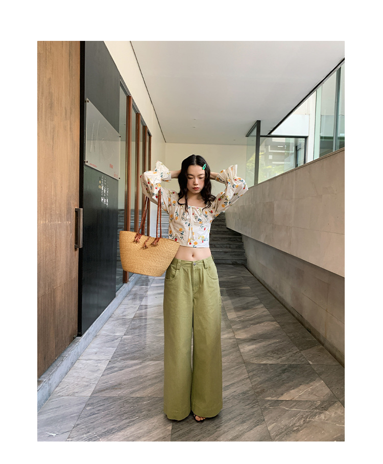 U-Neck Breezy Fragmented Blossom Body-Hugging Cropped Top