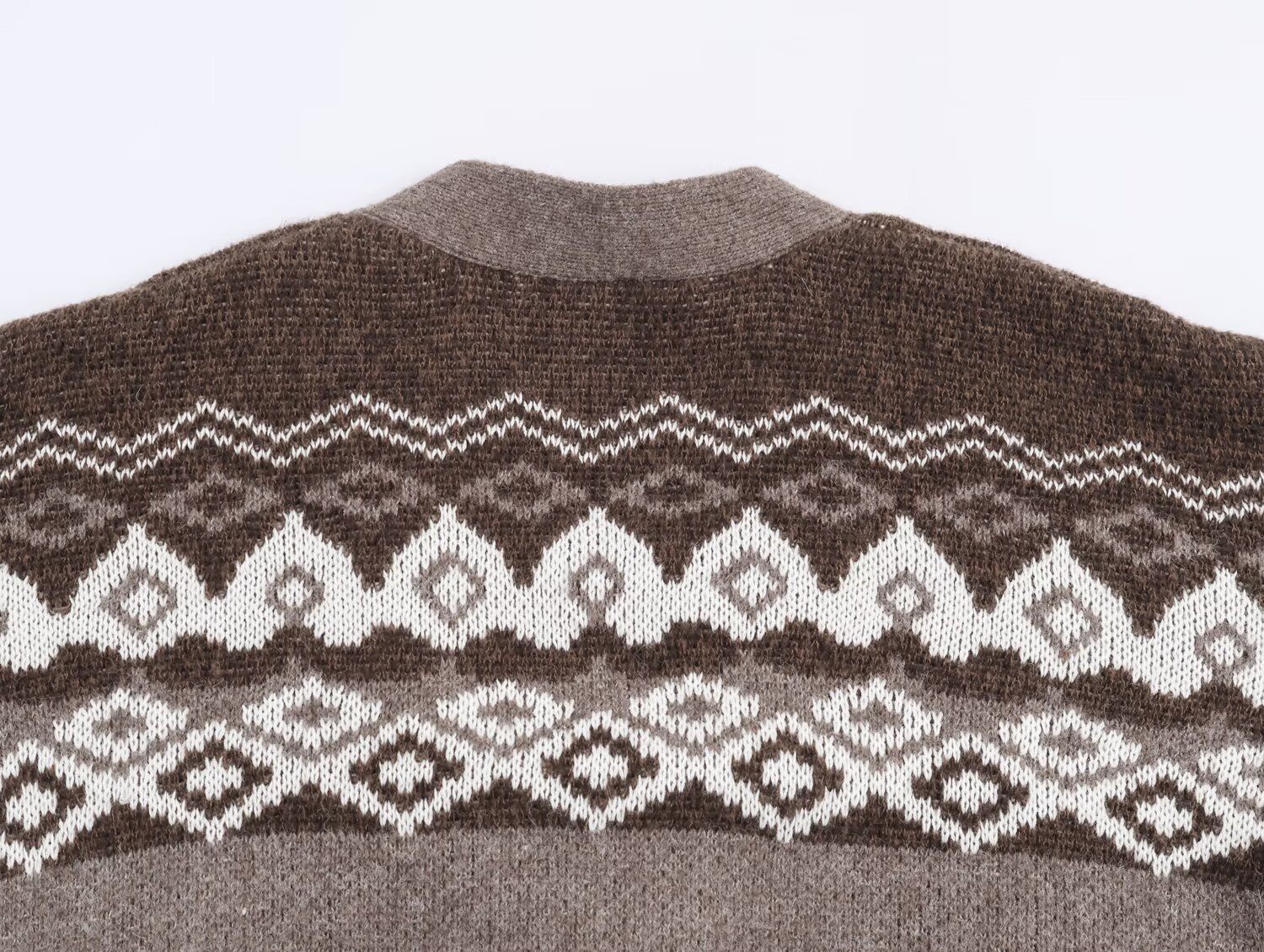 Brushing effect jacquard knitted jacket