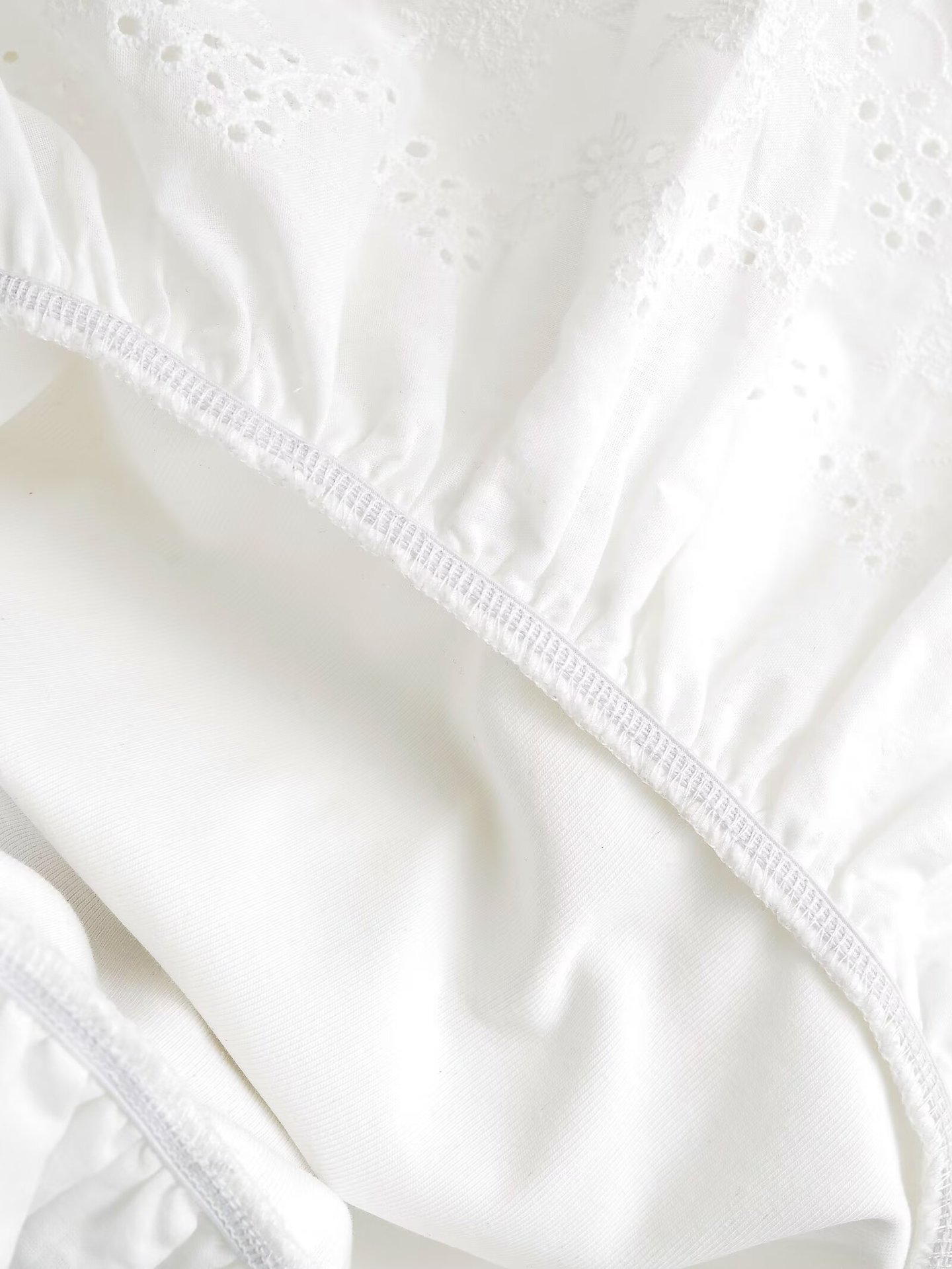 White Lace Hem Strapless Camisole for Women - Outerwear and Innerwear Bow Top
