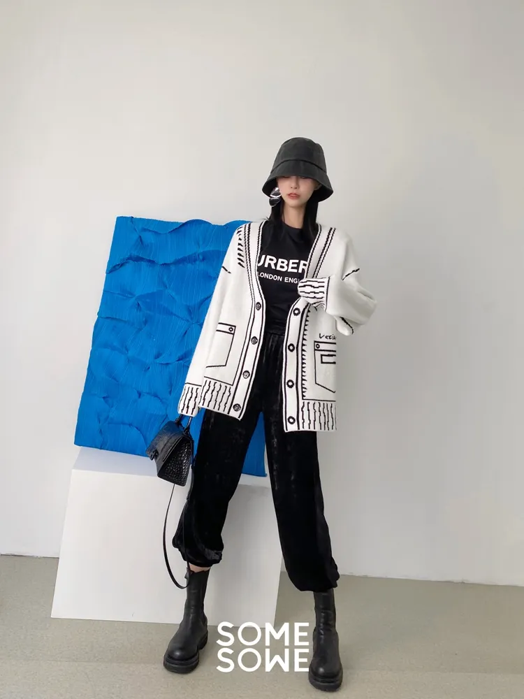 Ladies Oversized Graphic Deep V Acrylic Cardigan