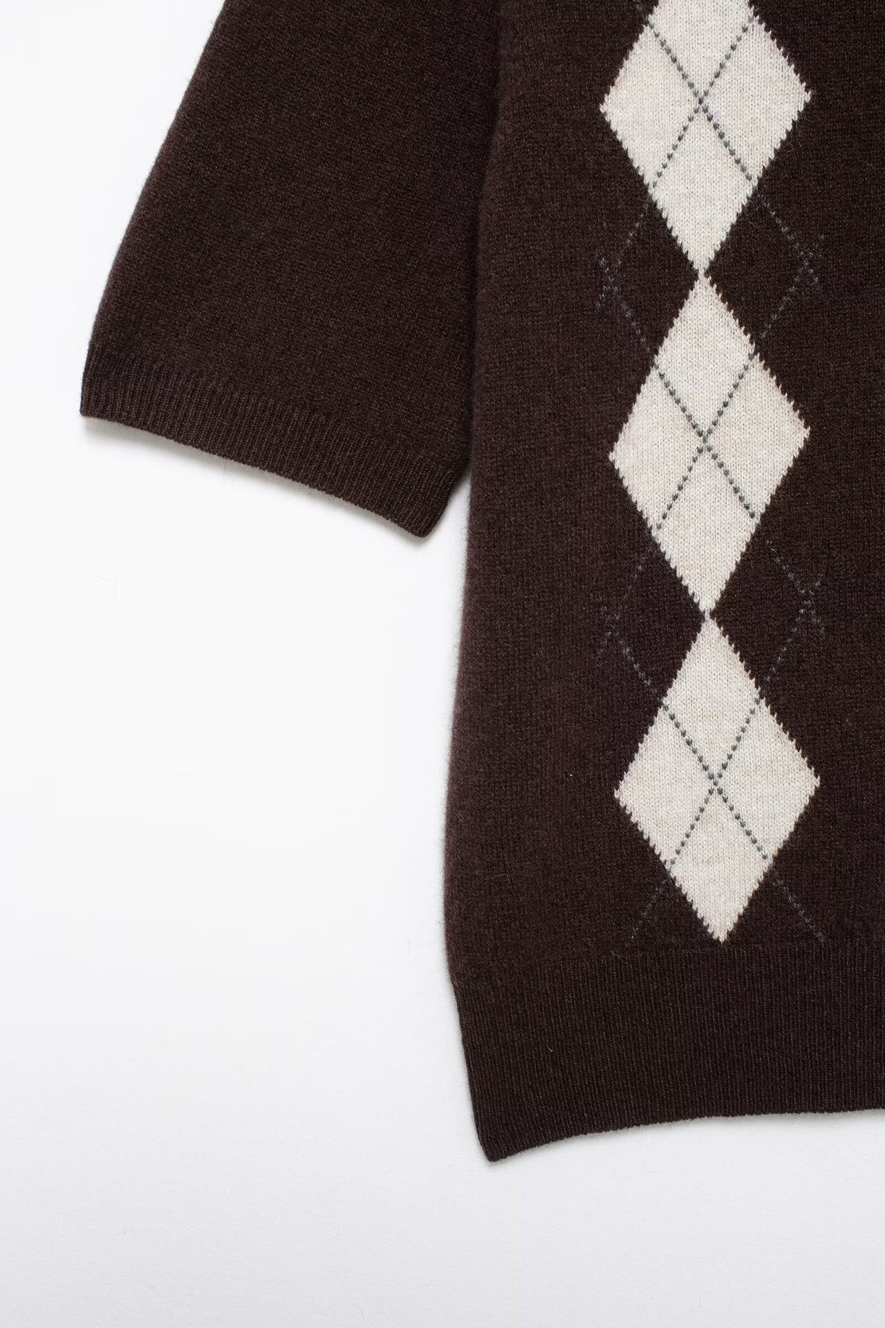 Lozenge Elbow-Length Button Placket Pullover