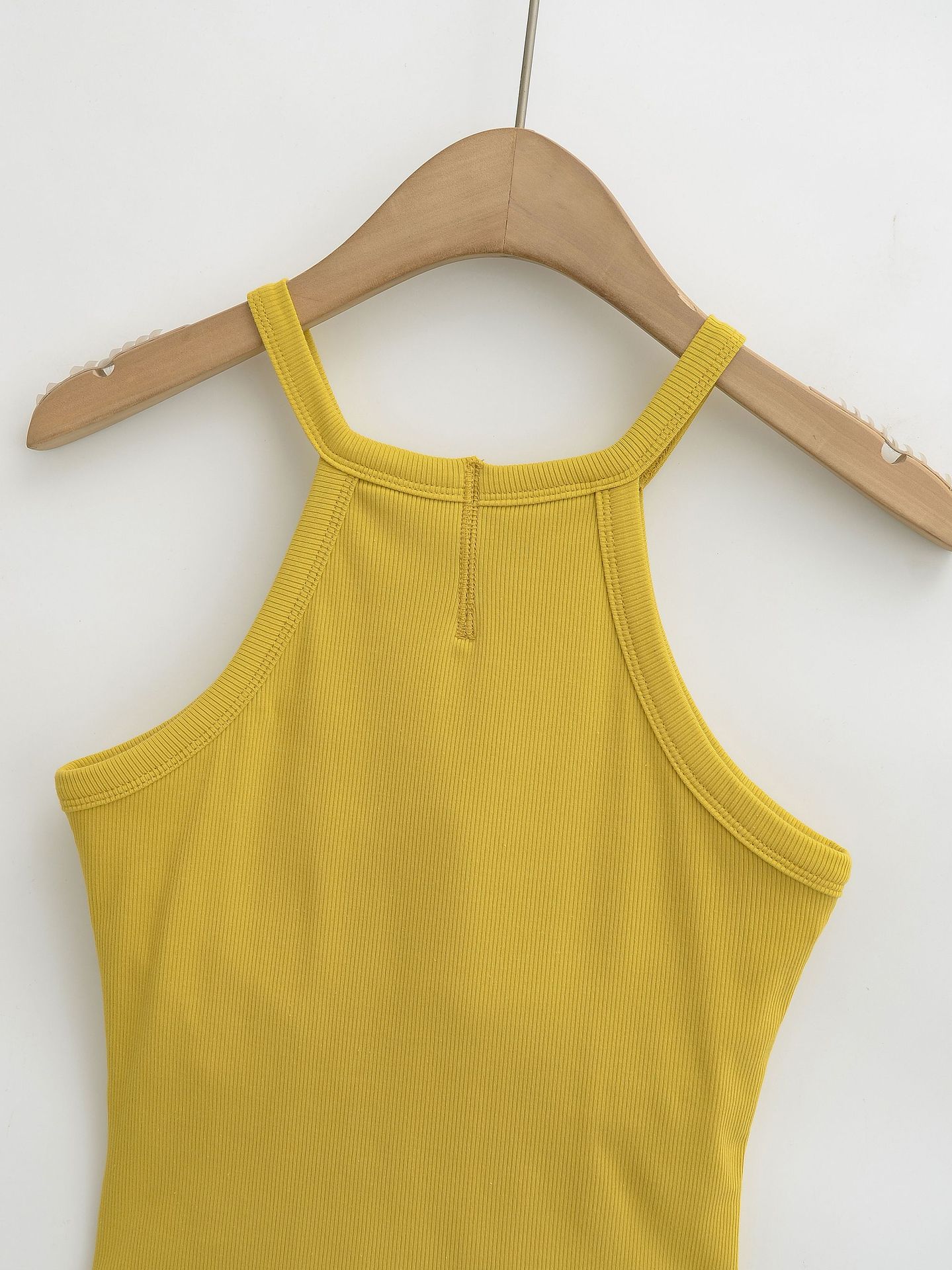 Hanging neck short sports vest