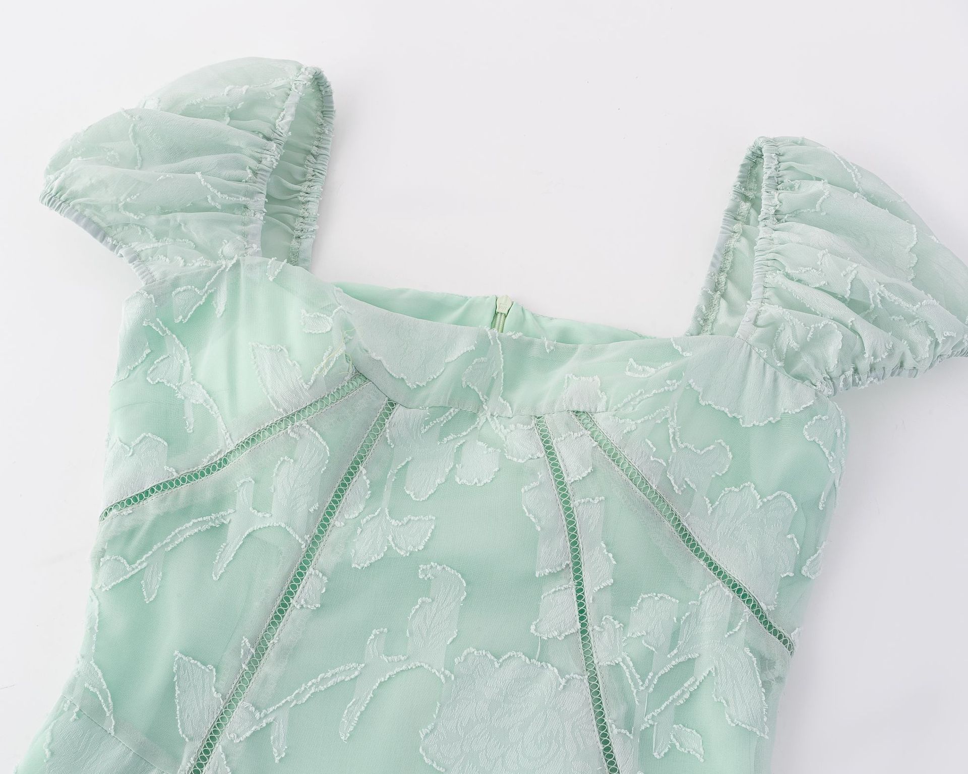 Sexy square neck bubble sleeve dress