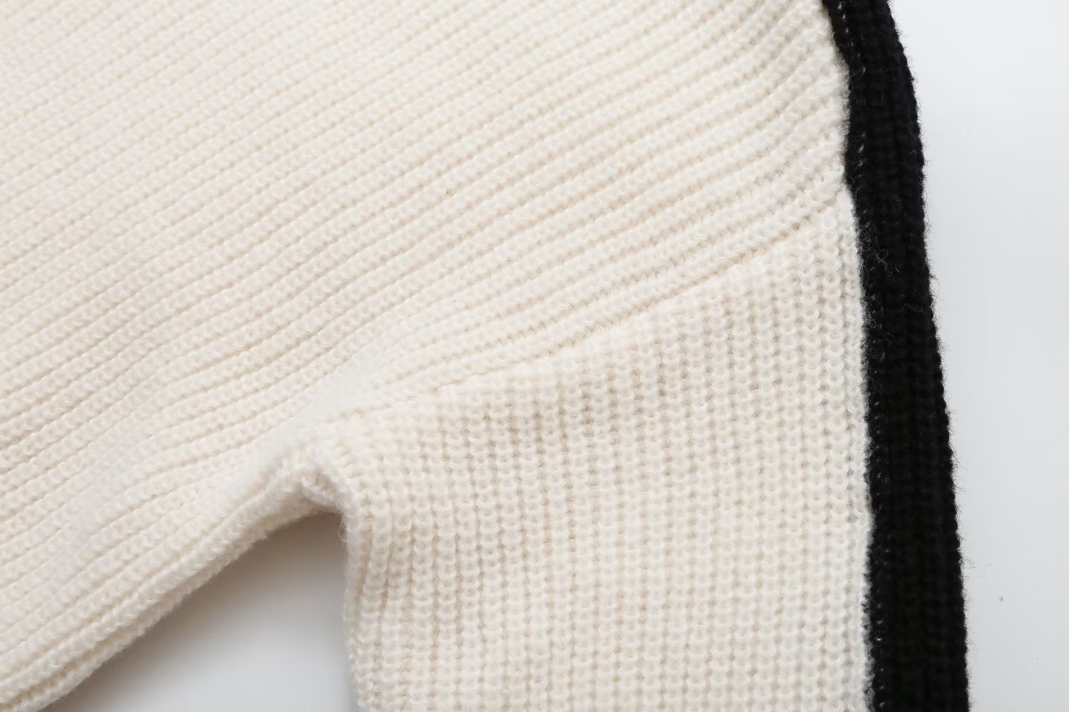 Ladies Polyester Fitted Stand Collar Full Arm Sweater