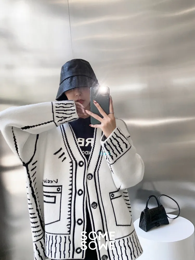 Ladies Oversized Graphic Deep V Acrylic Cardigan