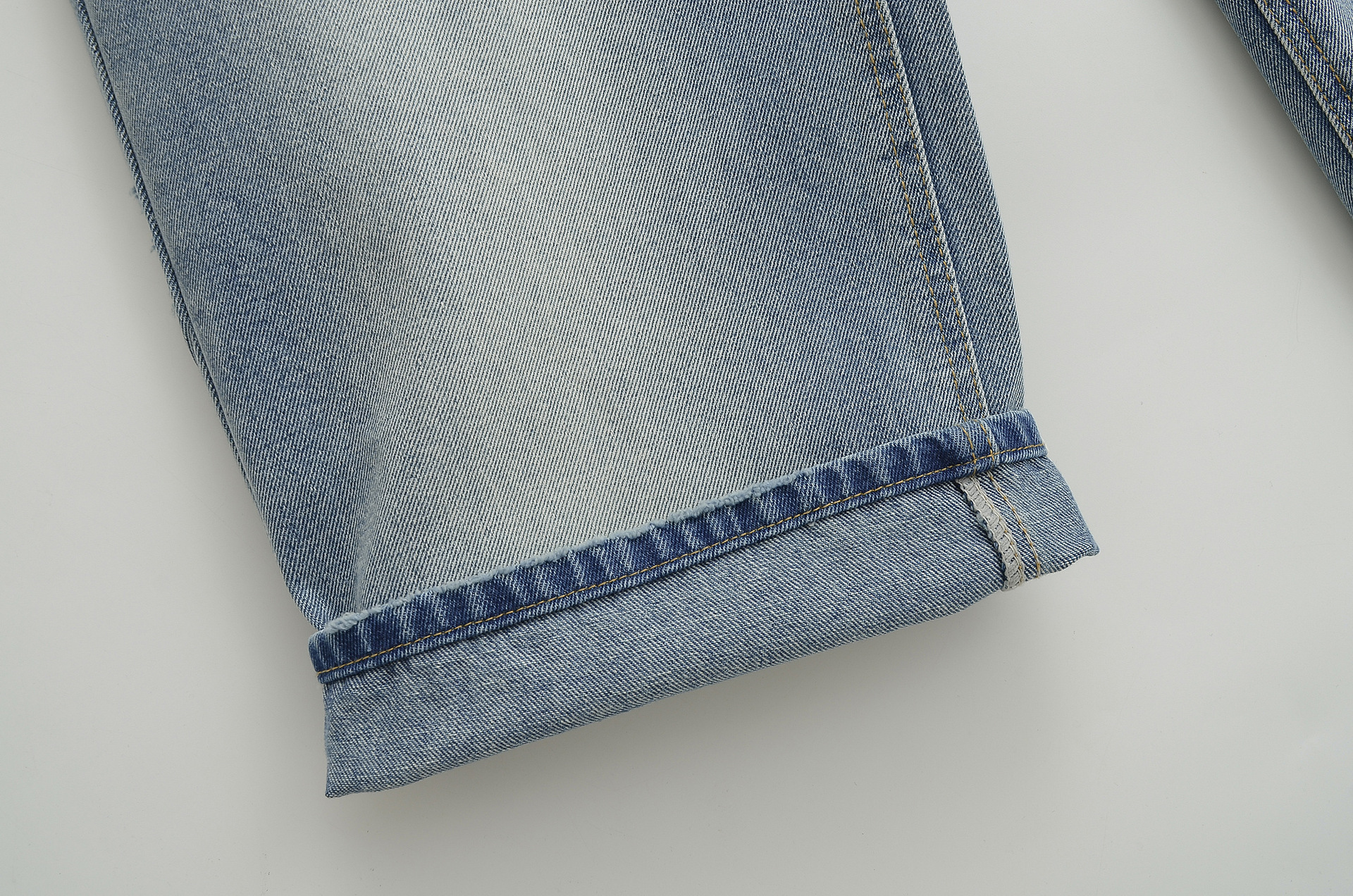 Curled high waisted back pocket wide leg mop jeans