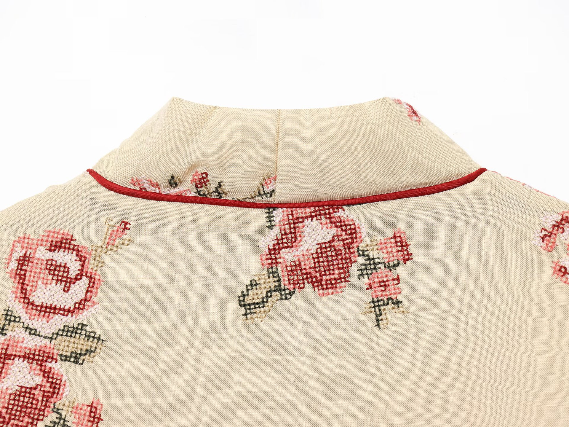 Flower embroidery V-neck long sleeved cotton jacket