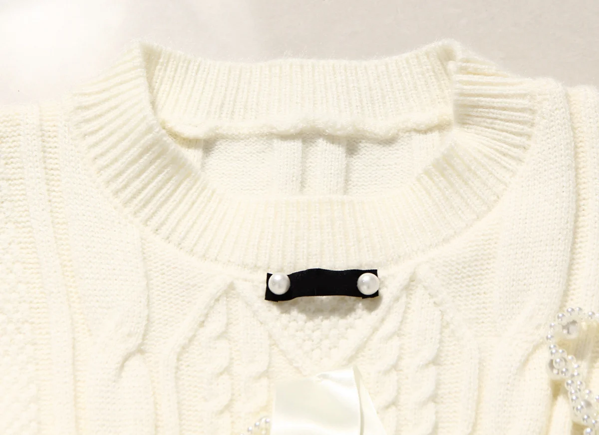 Cream O-Neck Sweater Hollow Bow Gem Link