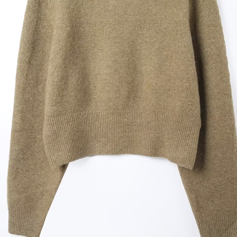 Knitted short pullover sweater