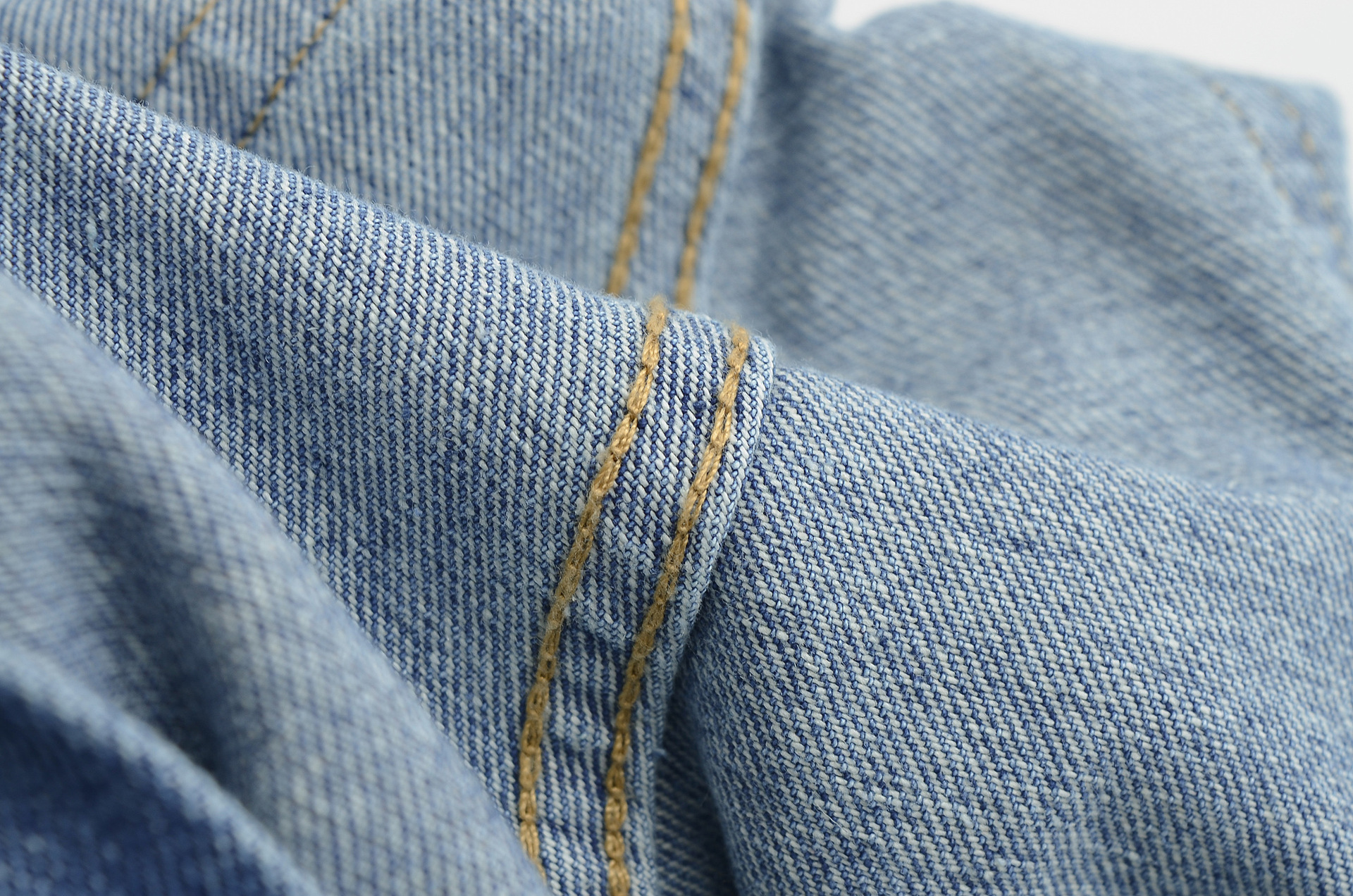 Curled high waisted back pocket wide leg mop jeans