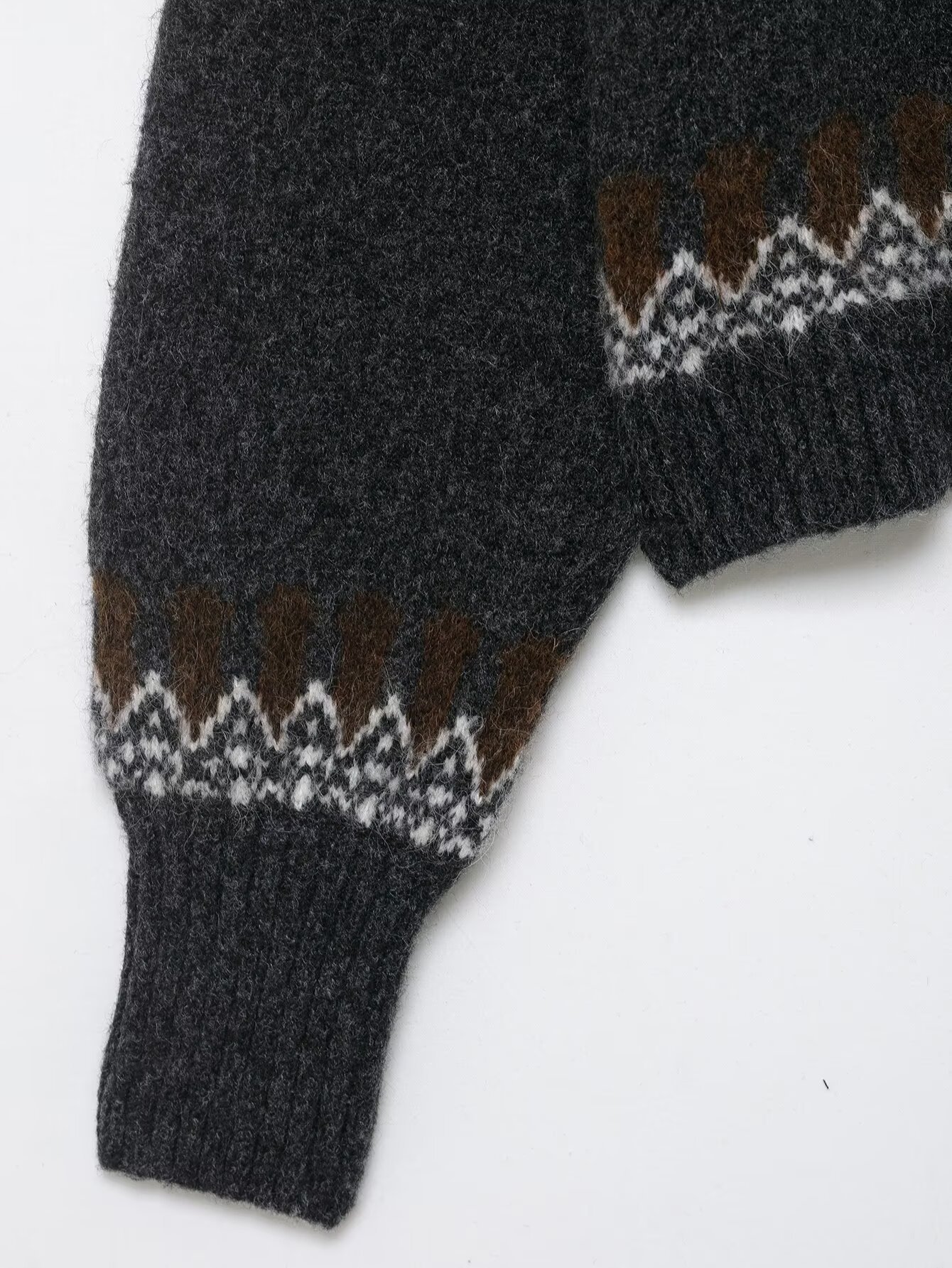 Jacquard knitted sweater