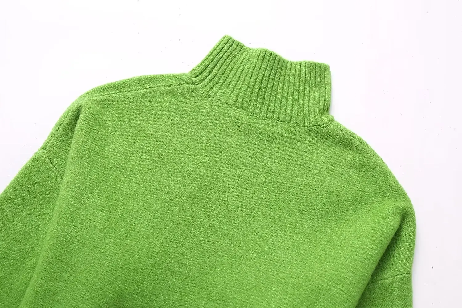 Ladies Olive Mock Neck Cropped Knit Sweater