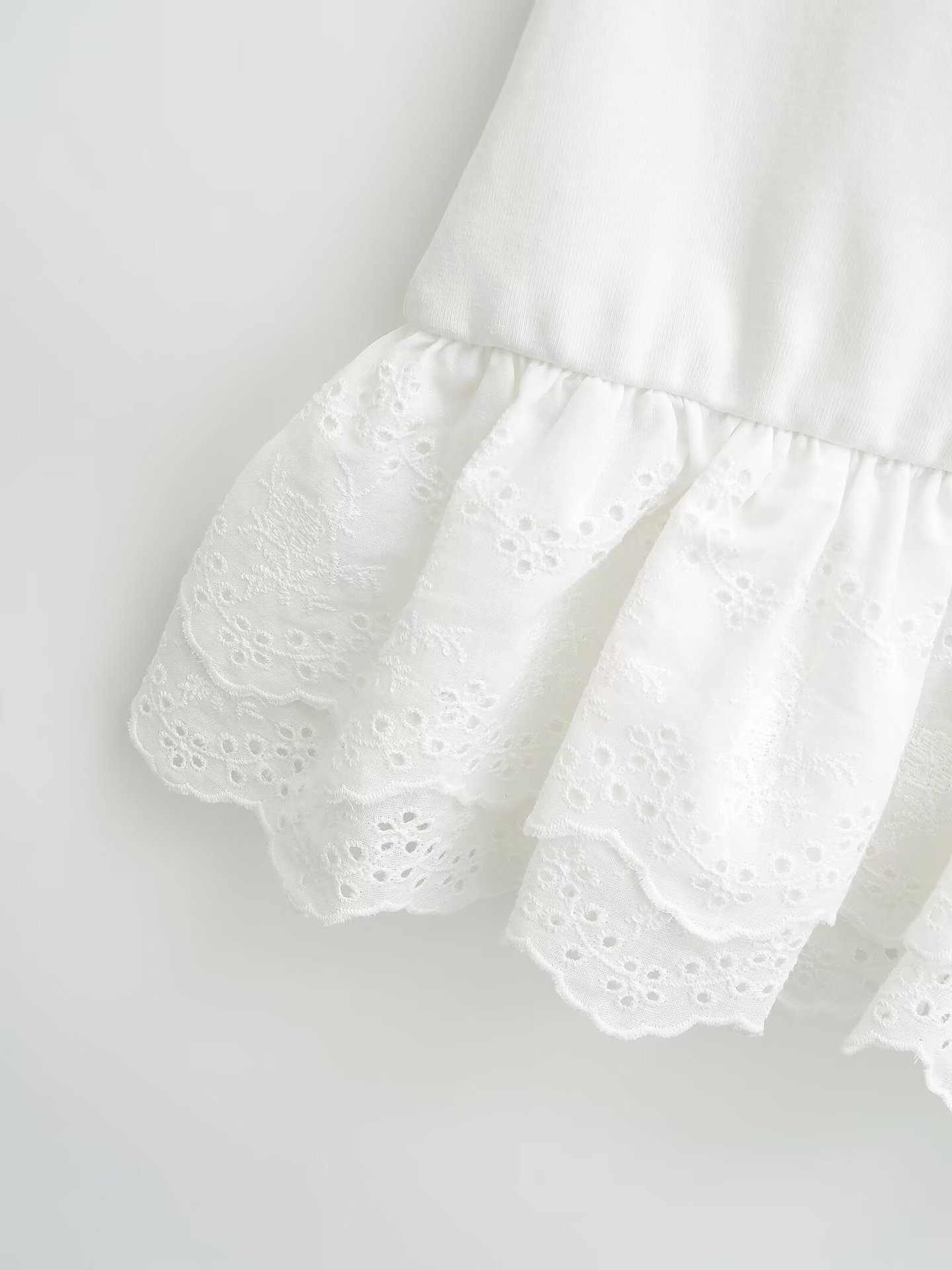 White Lace Hem Strapless Camisole for Women - Outerwear and Innerwear Bow Top