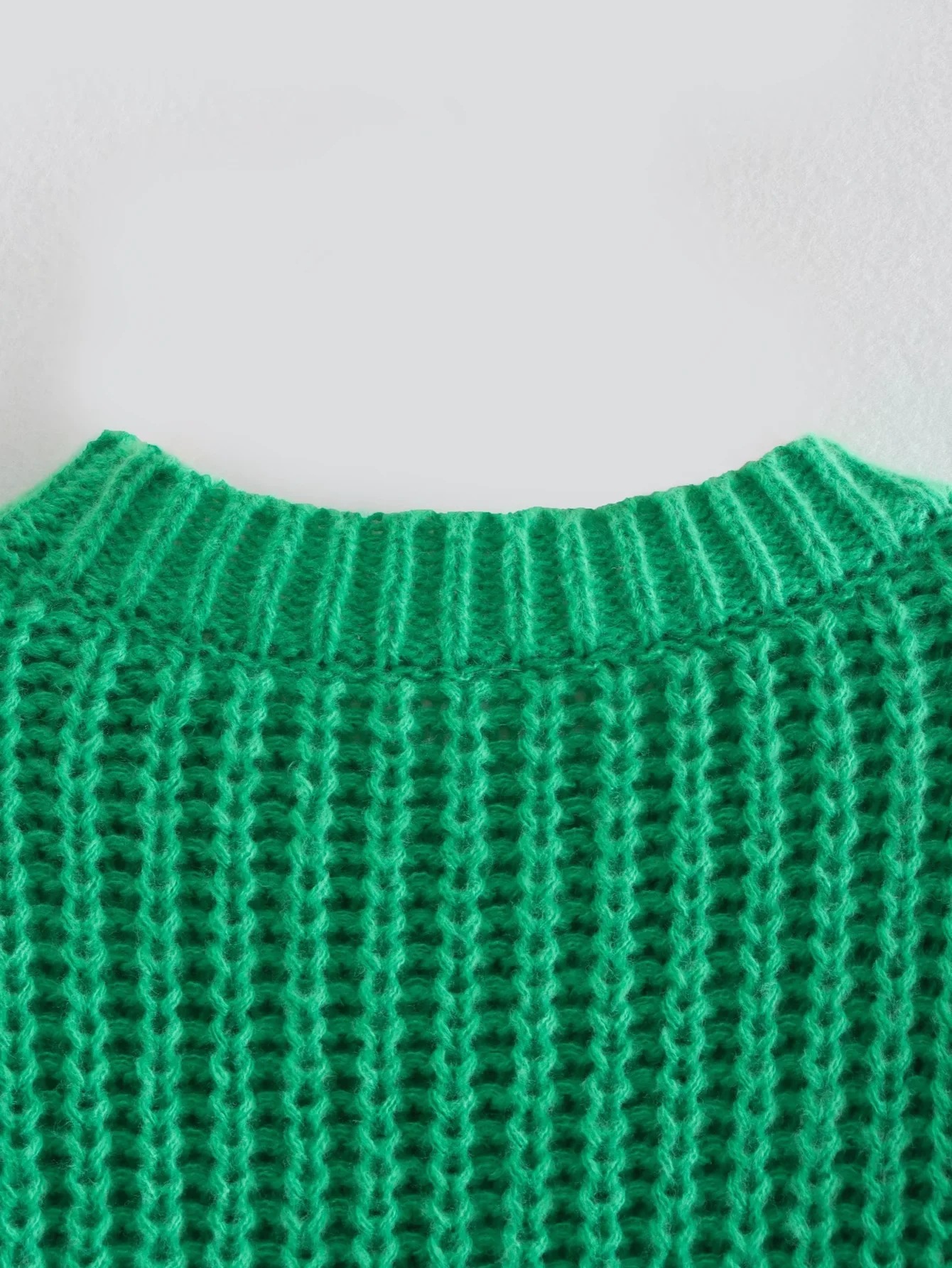 Ladies Sleeveless Polyester Irregular Fit Sweater