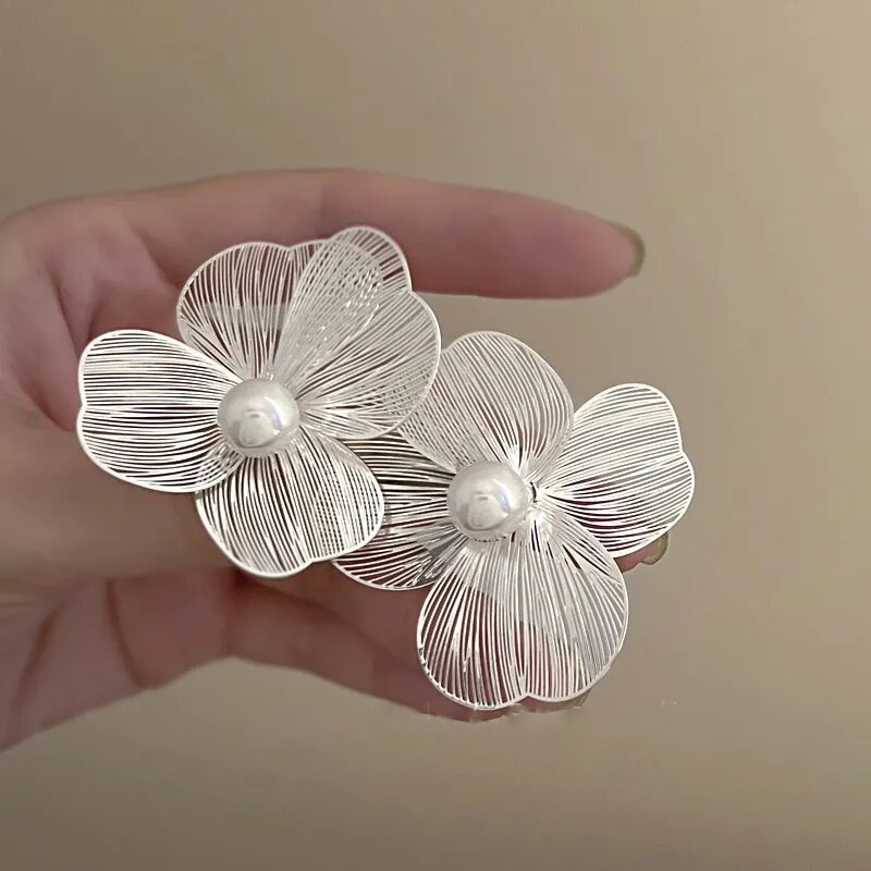 Metal Flower Pearl Earrings European And American Style Personality Fashion Stud Earrings