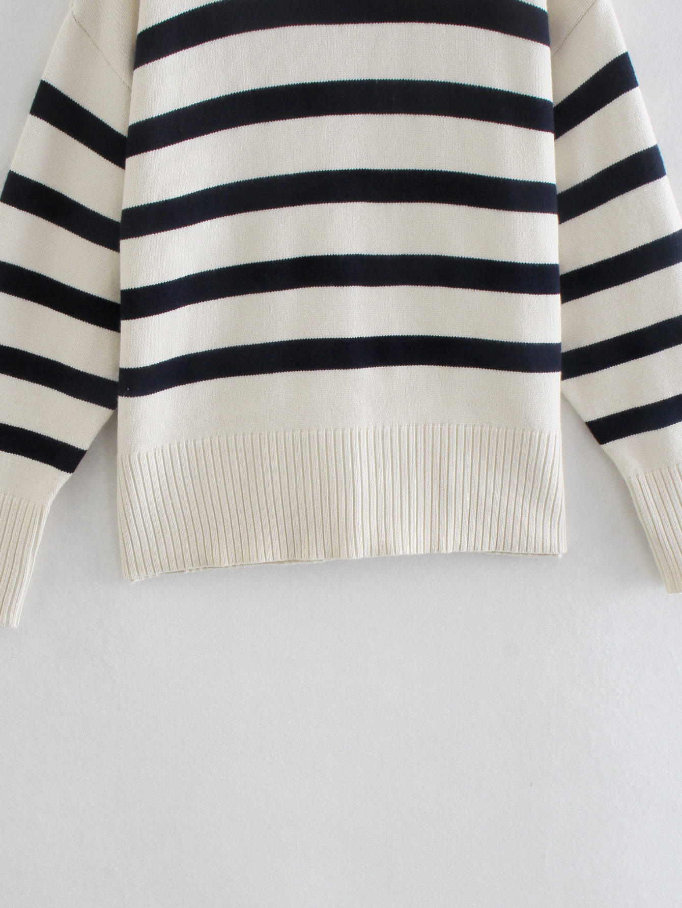 Ladies Polyester Stripe Sweater