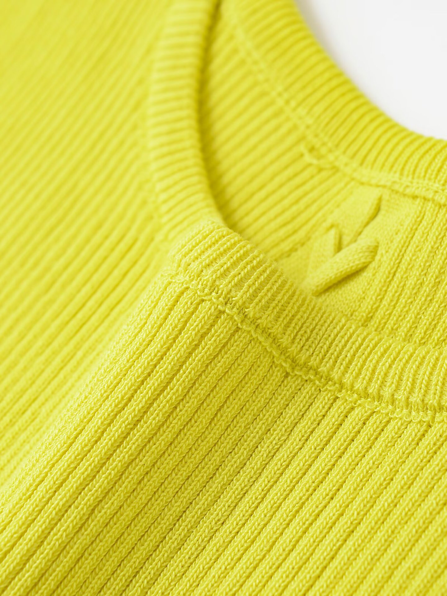 Sleeve-Free Rear Bow Jersey Tee
