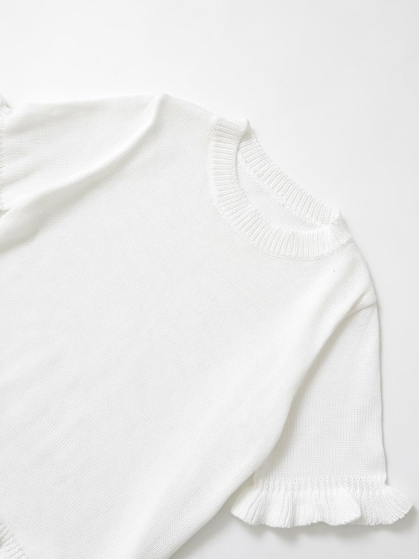 Women's Three-Quarter Sleeve Form-Fitting Shirt