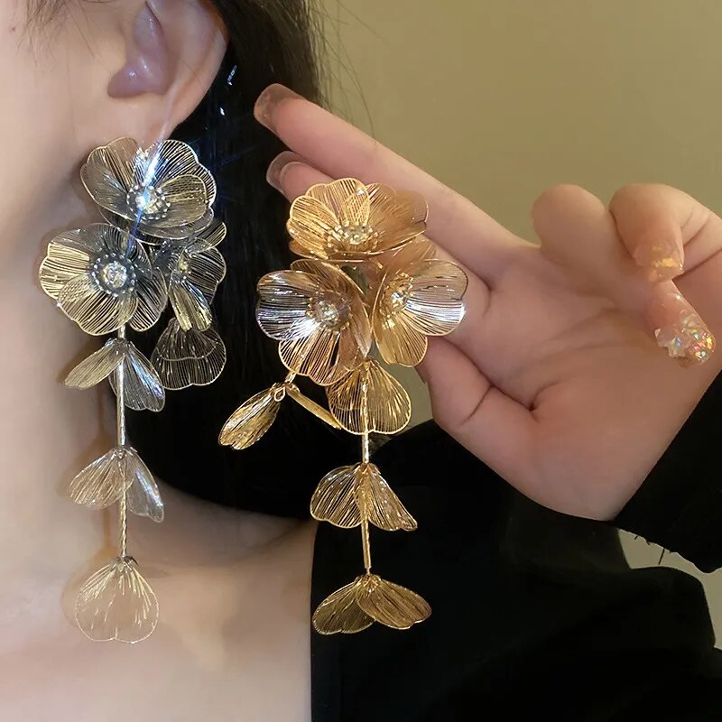 Metal Flower Pearl Earrings European And American Style Personality Fashion Stud Earrings