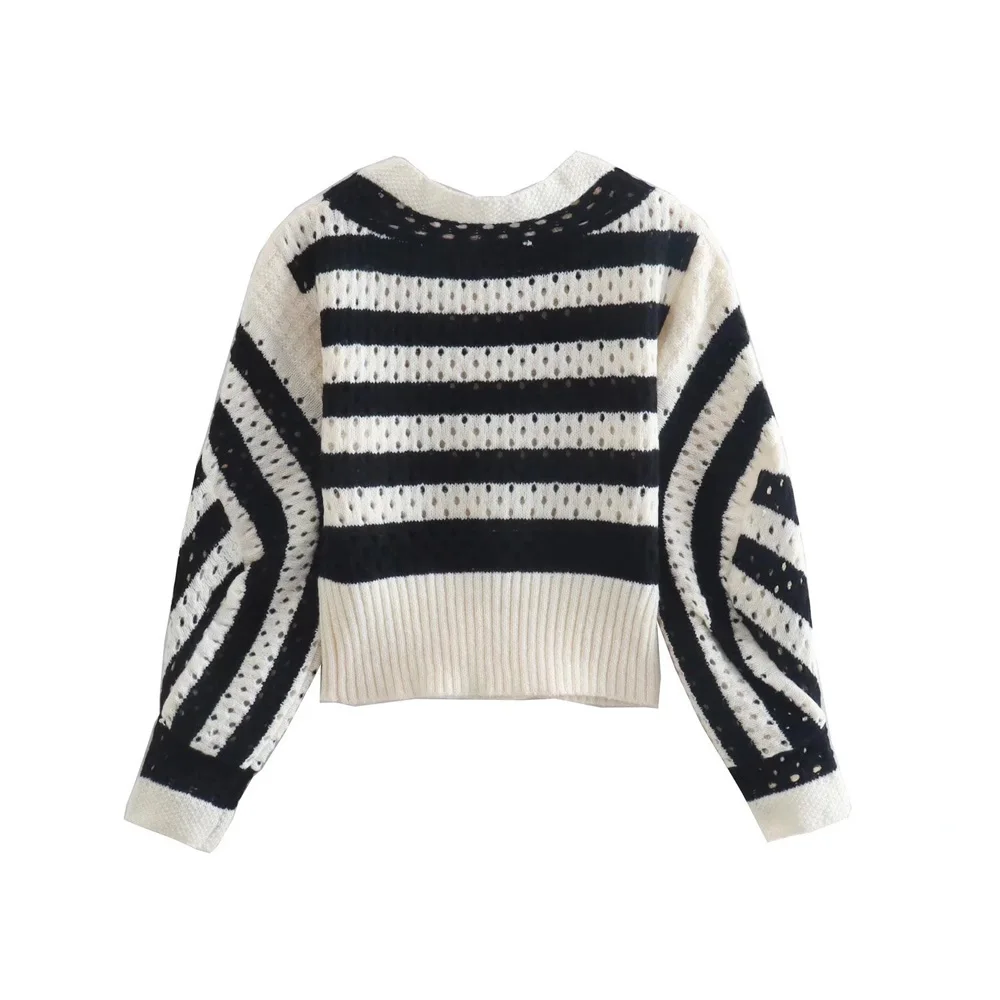 Ladies Retro Two-Tone Short Crew Polyester Sweater