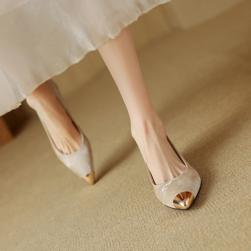 Cowhide Ladies Stiletto Shoes Single Tone Polished