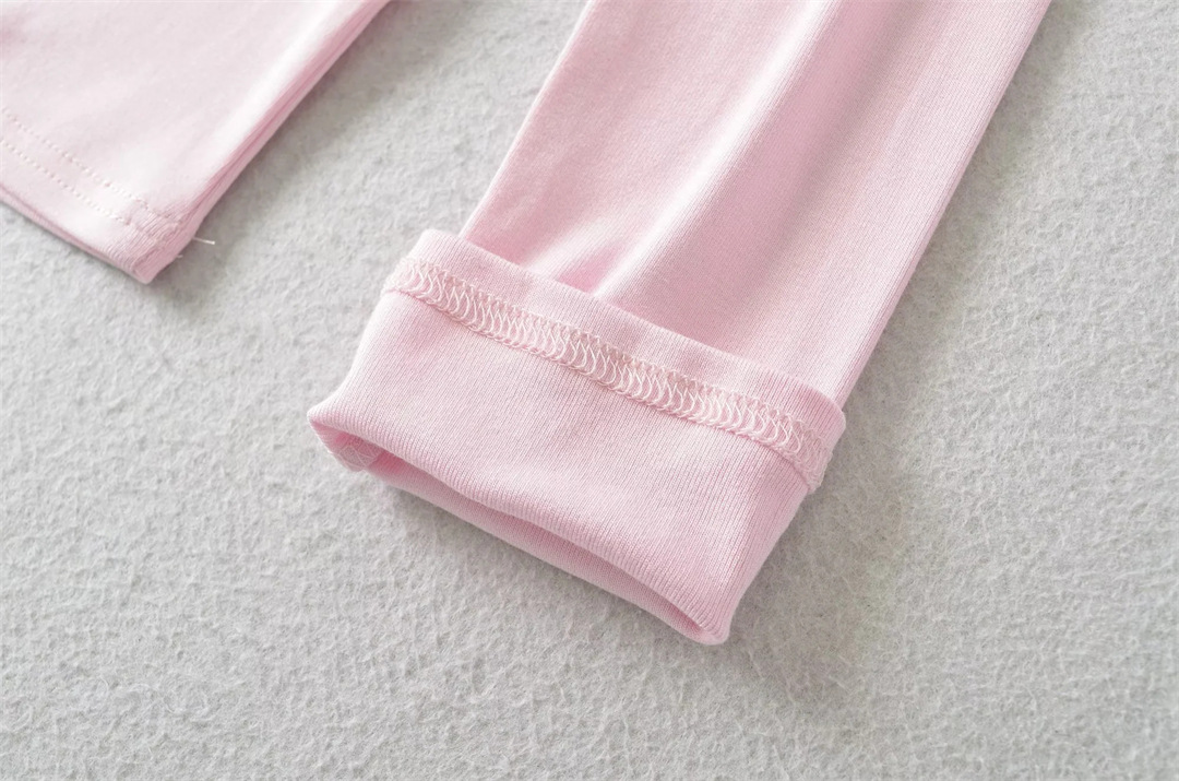 Sassy Plain Round Neck Snug Three-Quarter Short Tee
