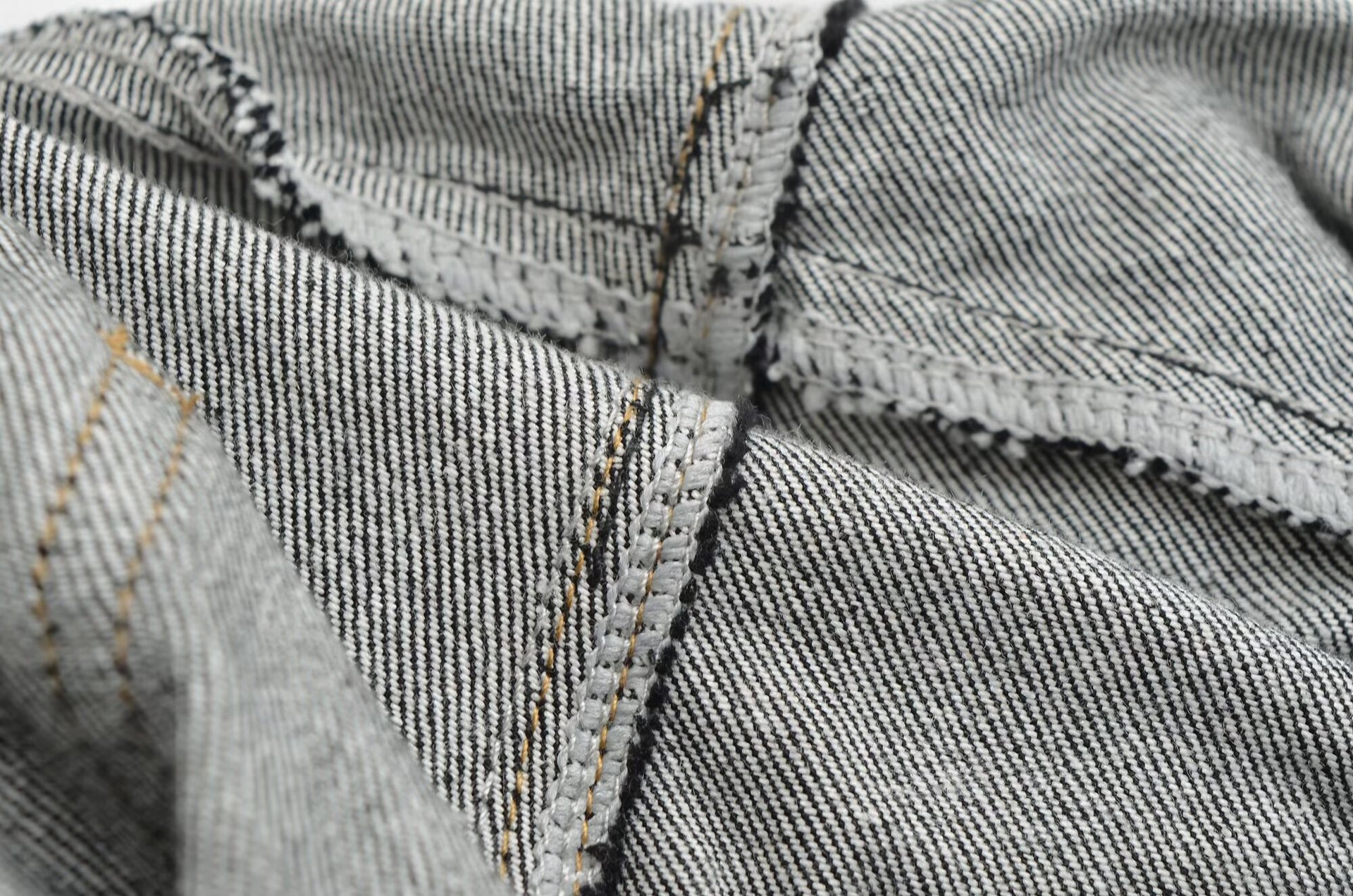 Loose Banana Bent Knife Jeans