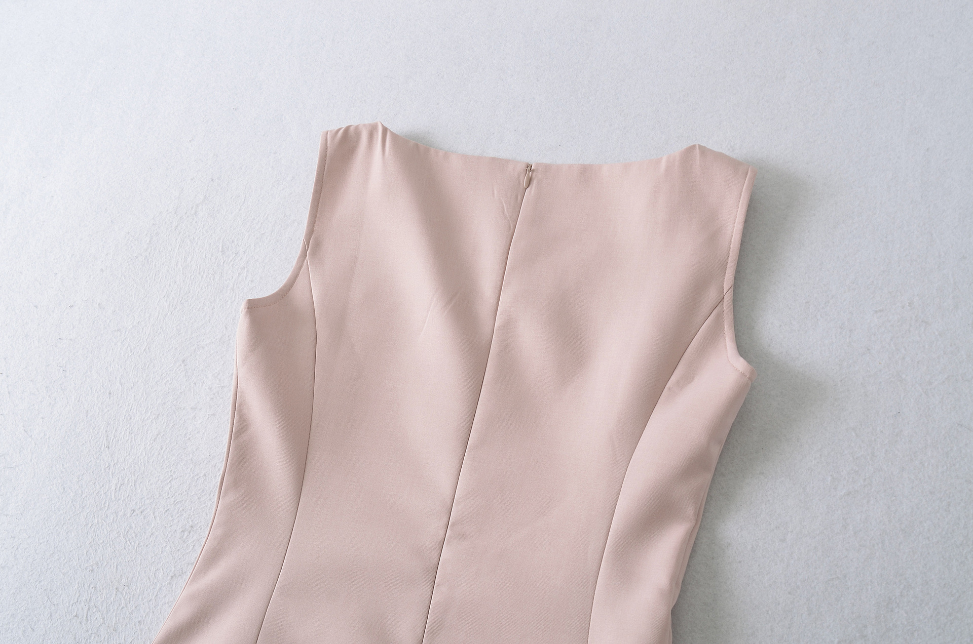Sleeve-Free Fitted Flared Short Gown