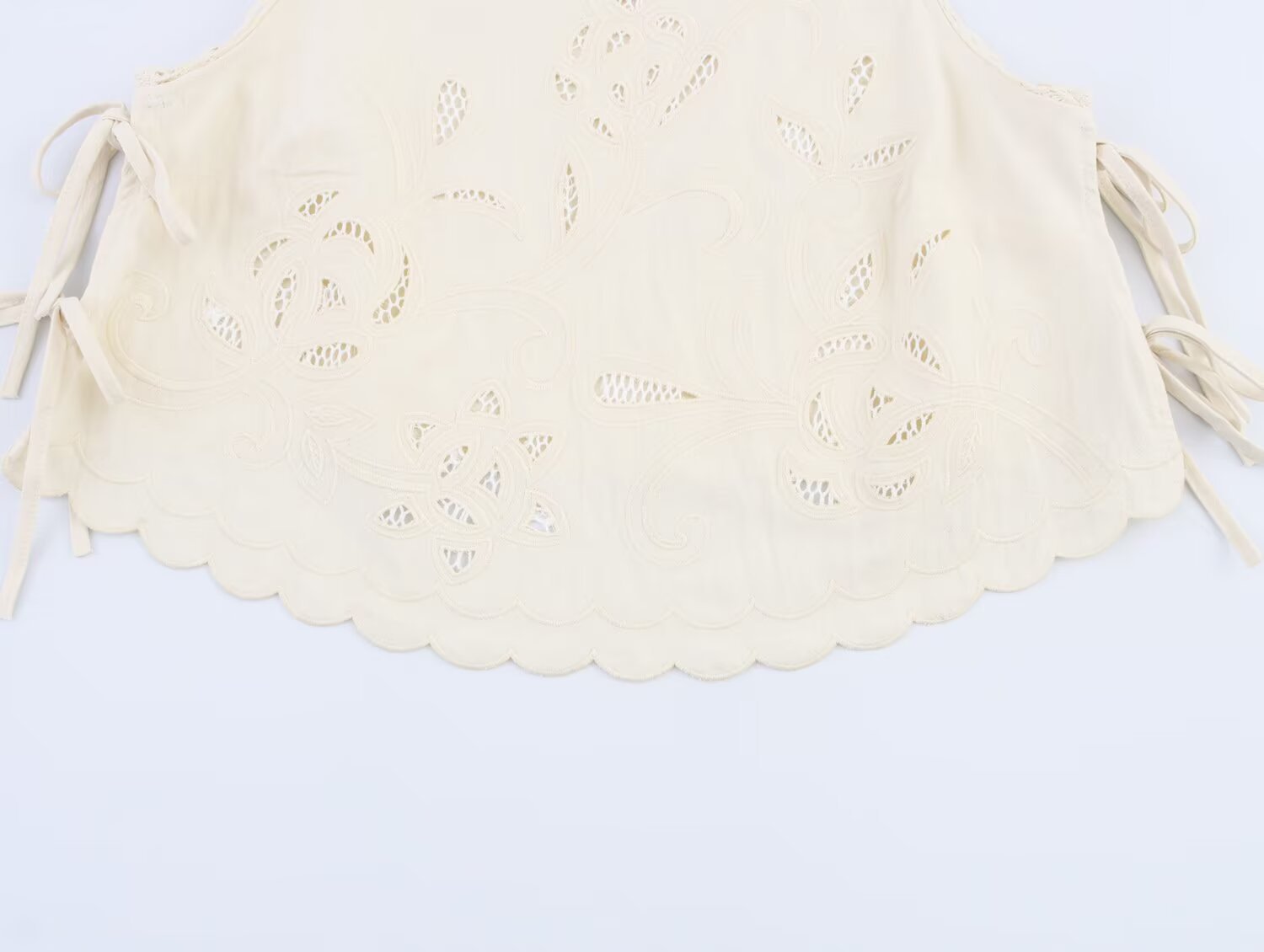 Sleeveless Polyester Round Neck Applique Top
