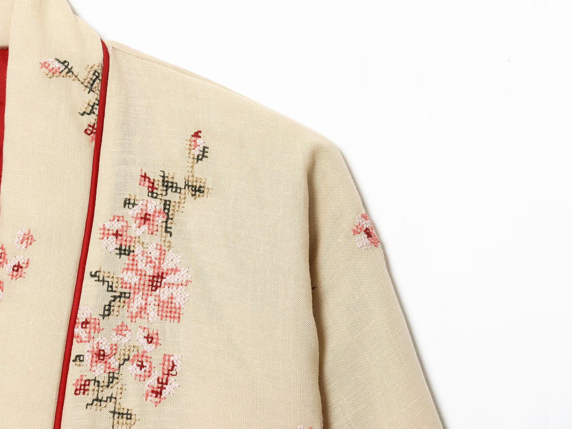 Flower embroidery V-neck long sleeved cotton jacket