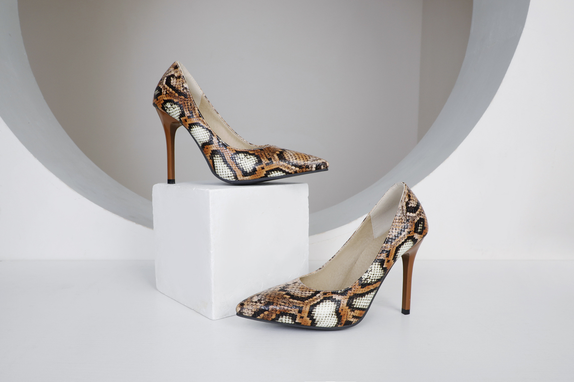 Single shoe shallow mouthed pointed women's high heels, seasonal styles