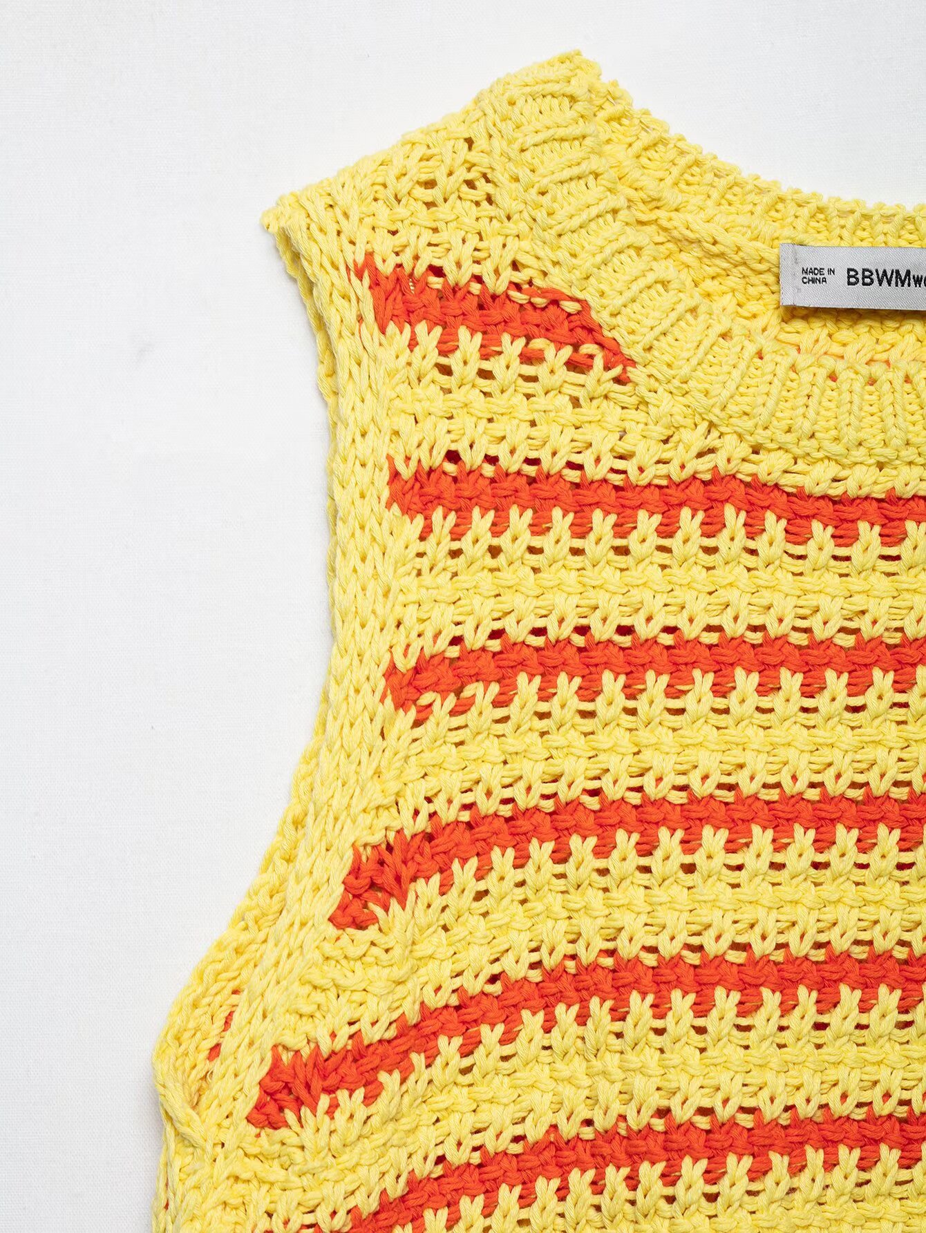 Round neck sleeveless striped slit vest knitted sweater for women