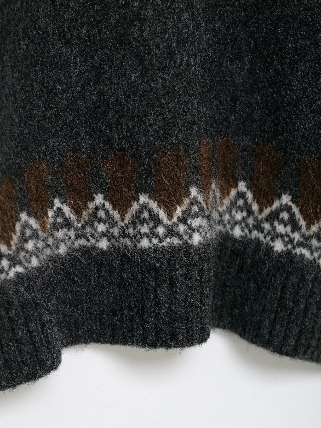 Jacquard knitted sweater