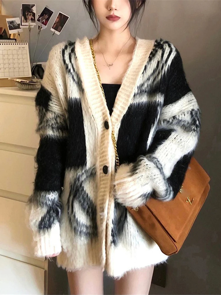 Ladies Oversized Two-Tone Button-Front Cardigan