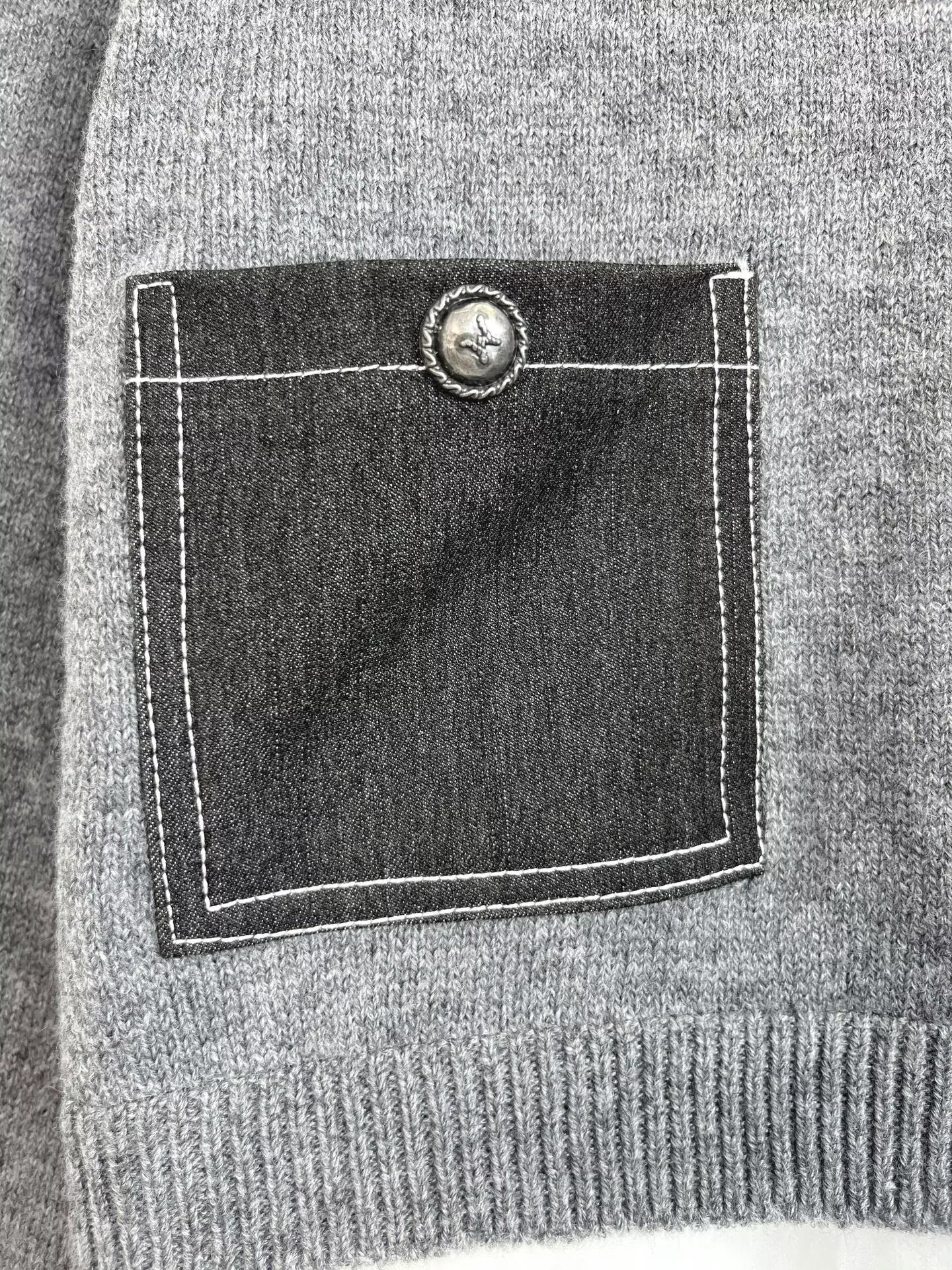 Ladies' Plain Full Sleeve Notch Collar Sweater