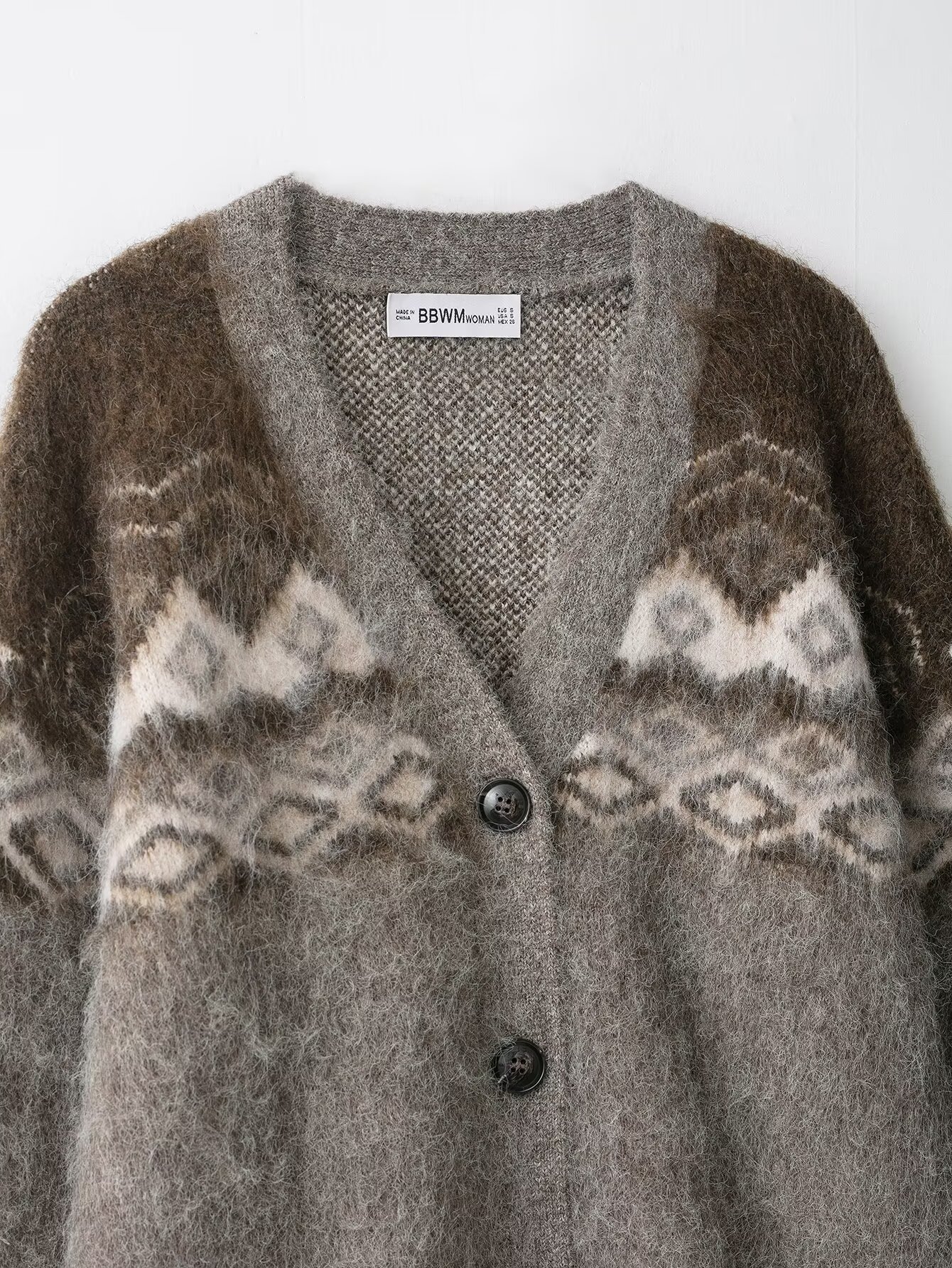 Brushing effect jacquard knitted jacket