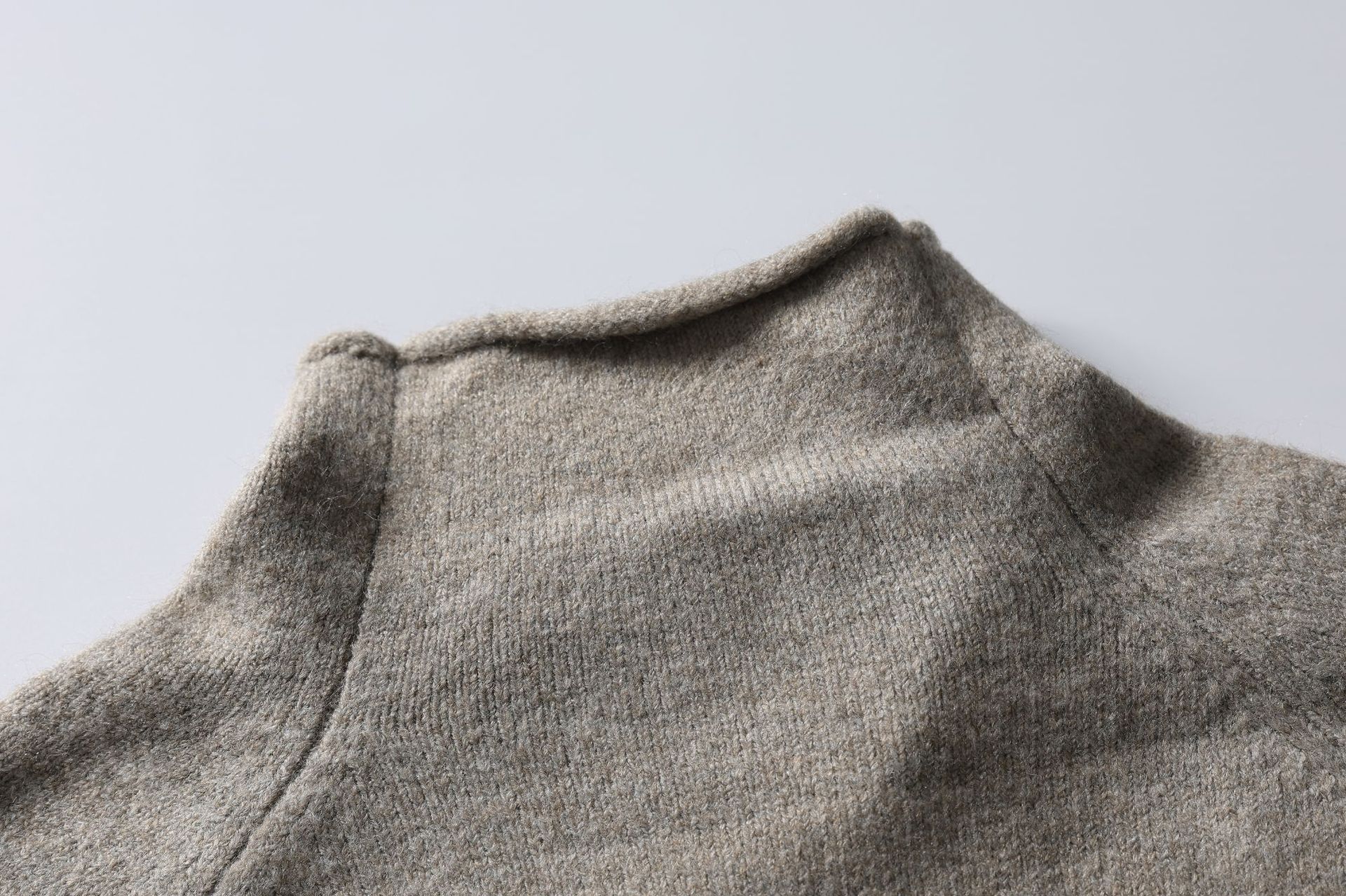 Turtleneck Polyester Blend Sweater For Men