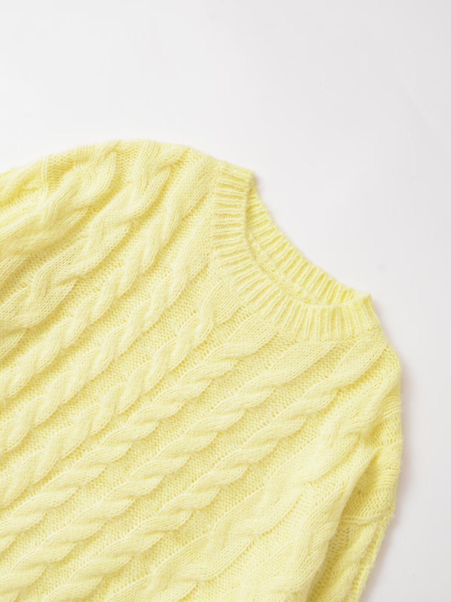 Relaxed Cable Long Sleeve Polyester Sweater