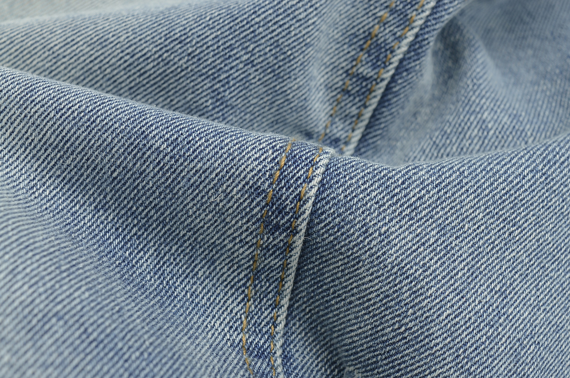 Curled high waisted back pocket wide leg mop jeans