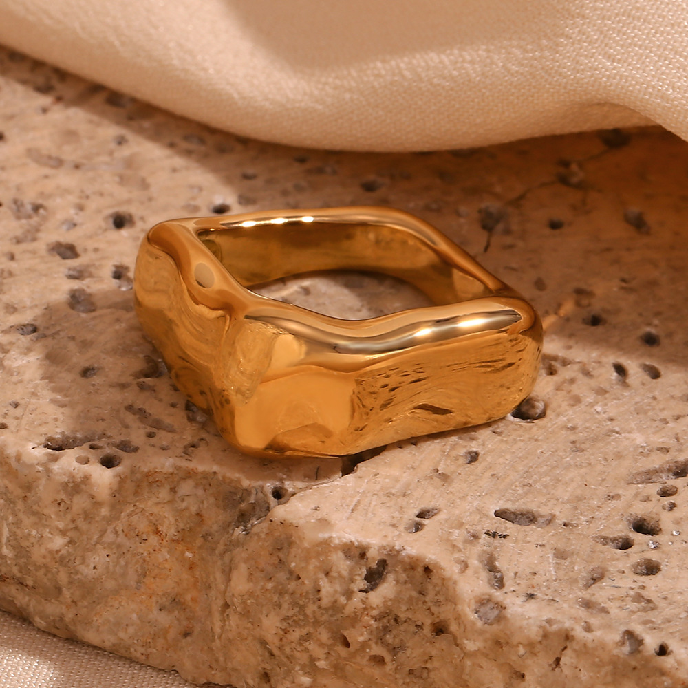 Uworld Stylish Stainless Steel Texture Ring Occident Simple 18k Gold Plated Finger for Women Jewelry bagues acier inoxidable fem