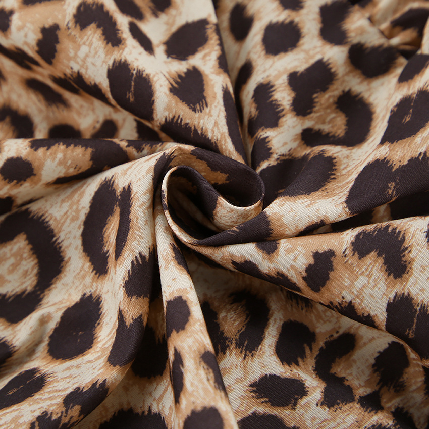 Relaxed Fit Animal Pattern Crewneck Knot Blouse