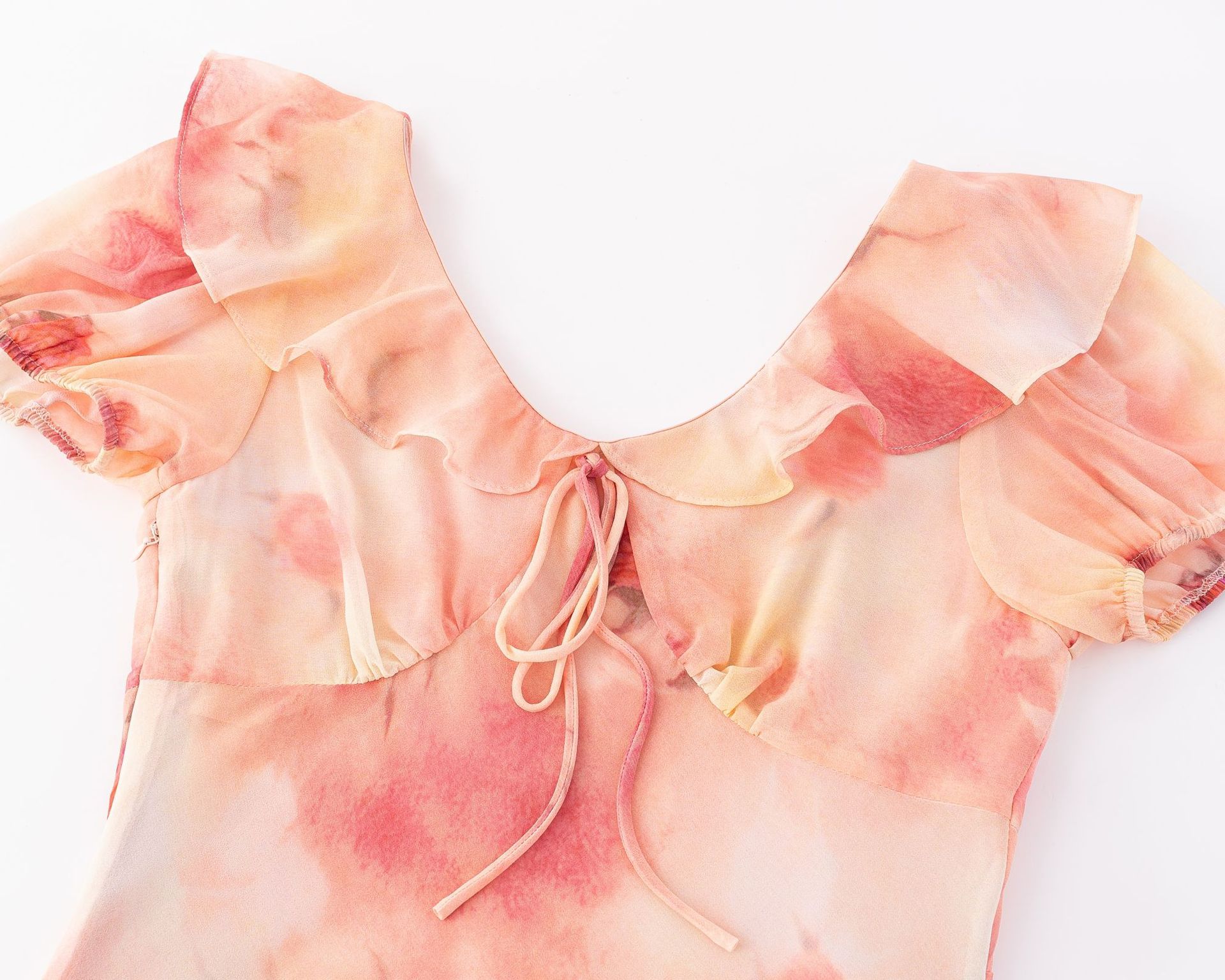 Floral waist cinching dress